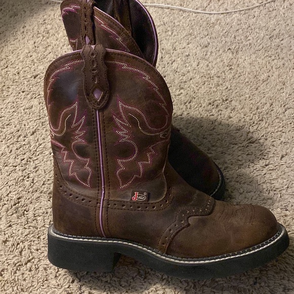 Womens Boots - Picture 2 of 3